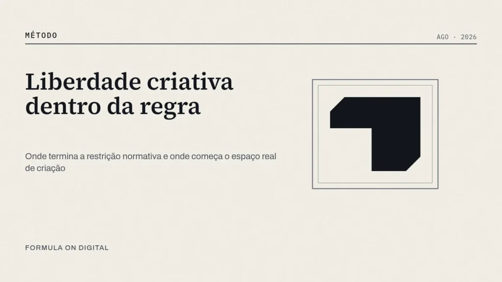 Malha geométrica com uma área delimitada e uma forma livre construída dentro dos seus limites